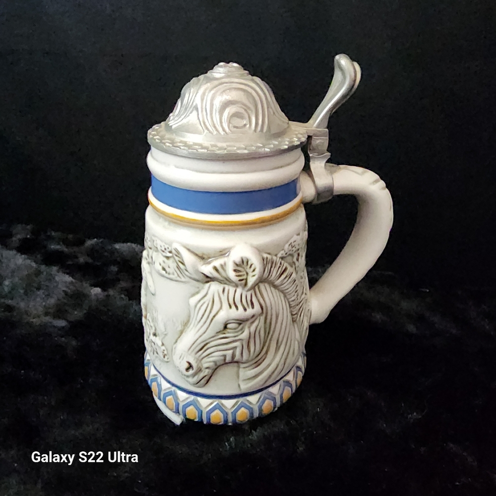 Vintage 1992 Endangered Species Mountain Zebra Stein